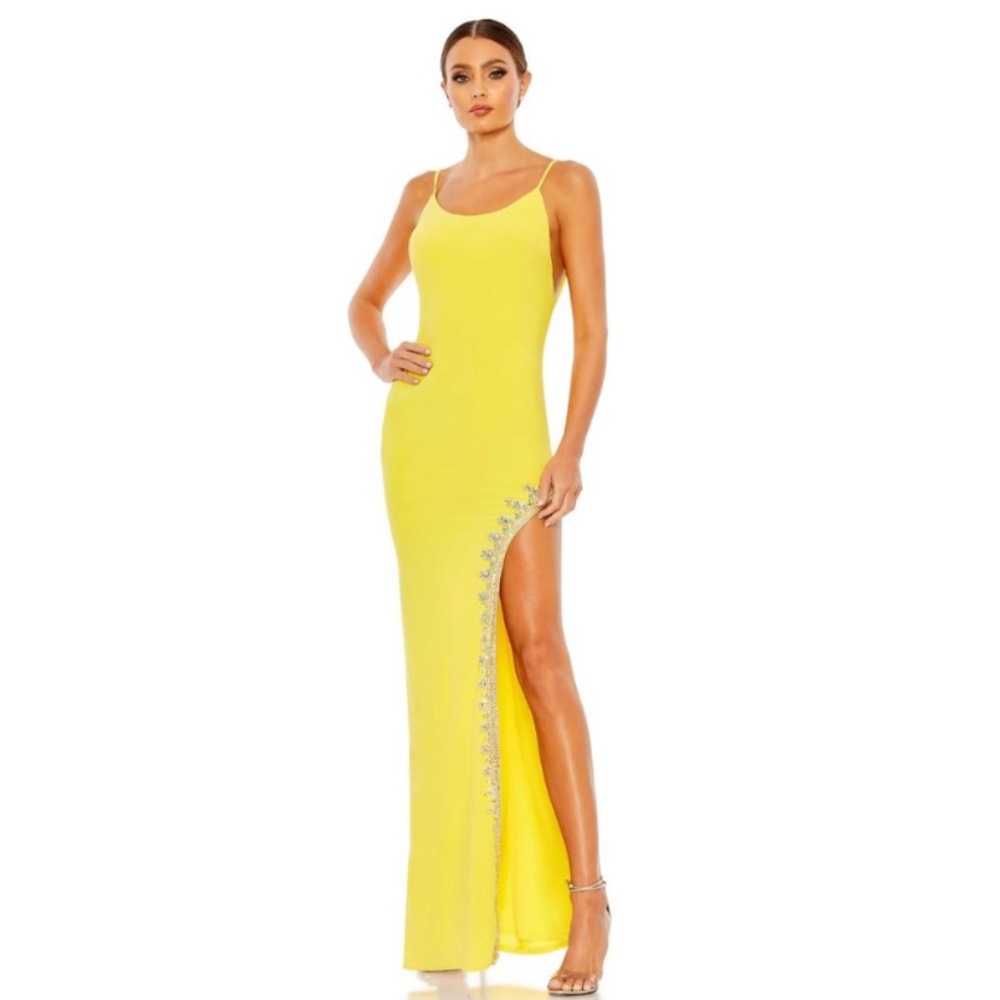 MAC DUGGAL Scoop Neck Body-Con Gown in Yellow Size US 8